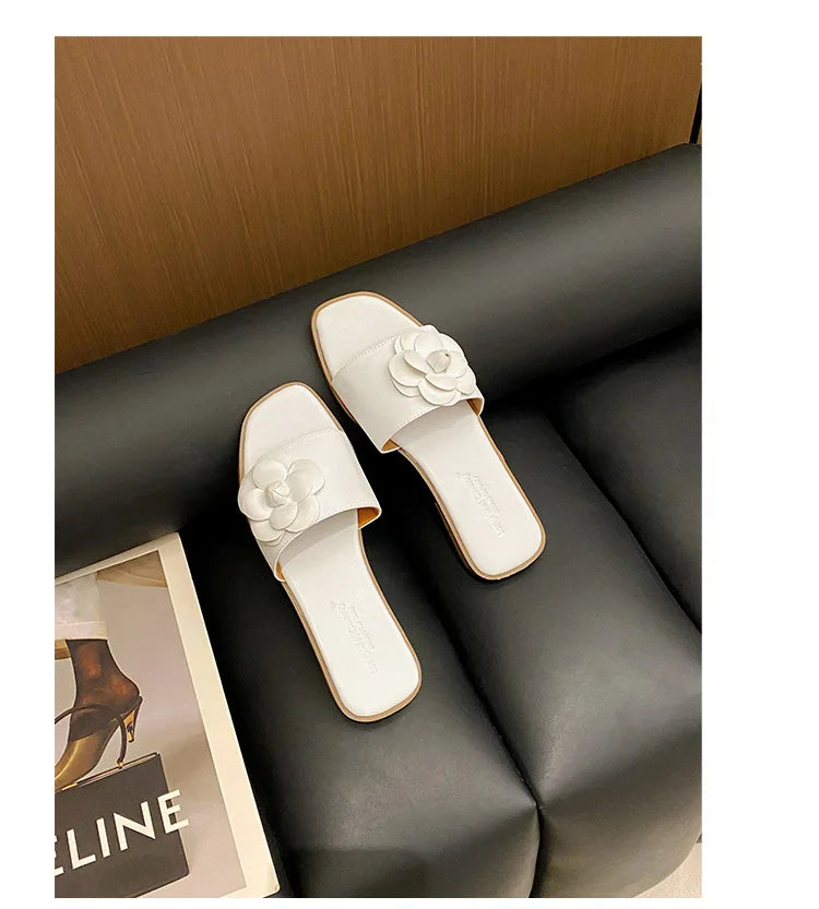 2026Summer flat sandals with floral design, casual and versatile, suitable for outdoor wear