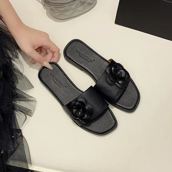 2026Summer flat sandals with floral design, casual and versatile, suitable for outdoor wear