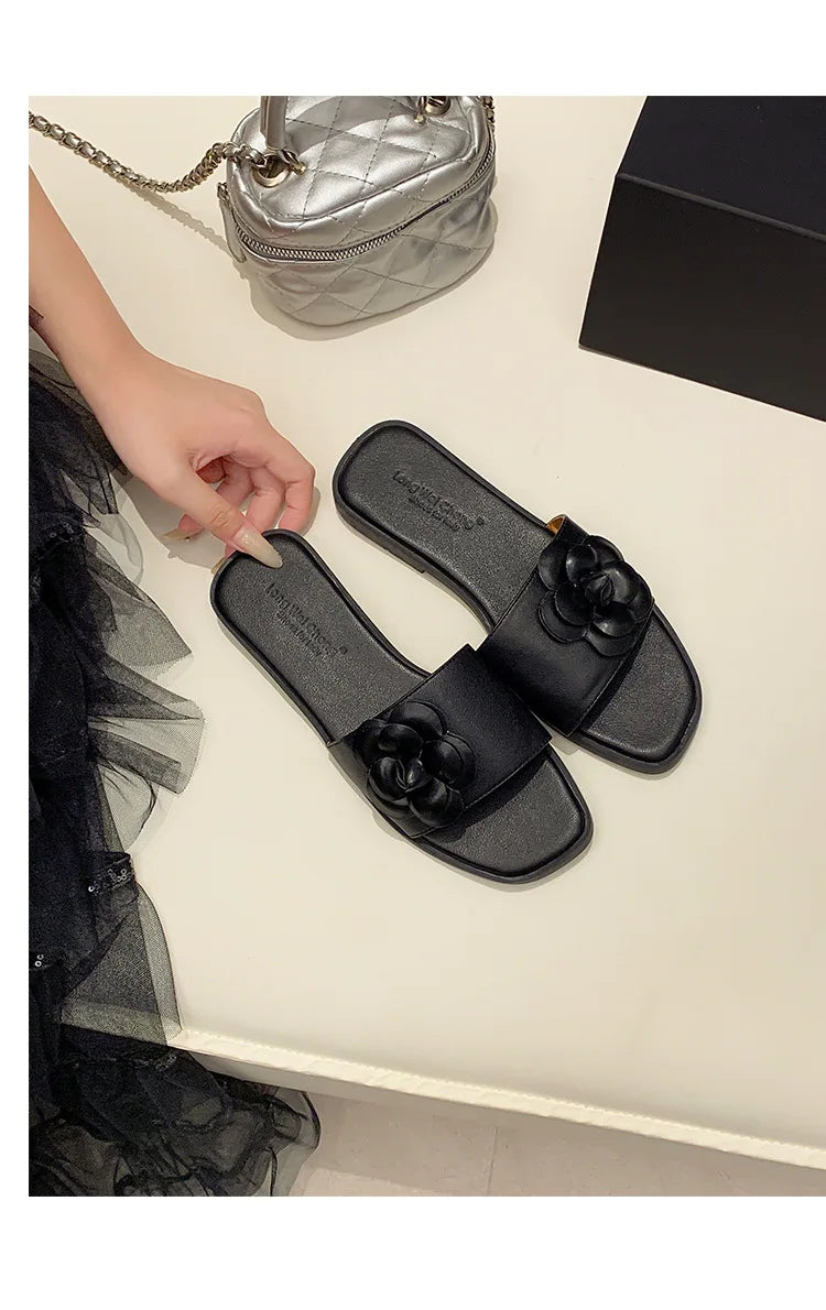 2026Summer flat sandals with floral design, casual and versatile, suitable for outdoor wear
