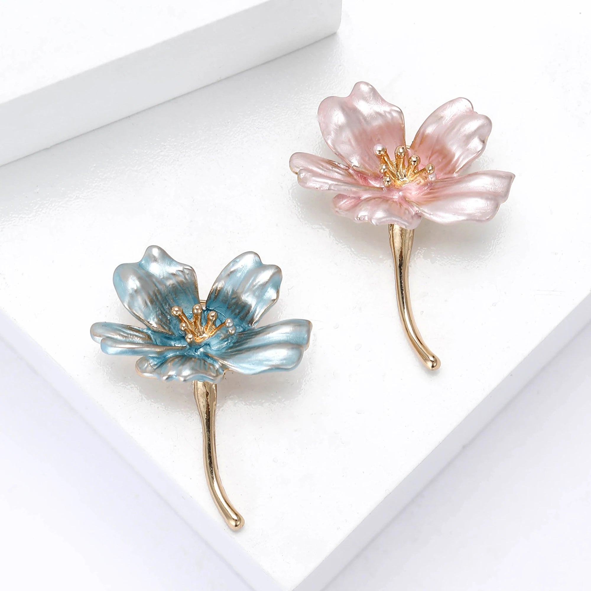 Beaut&Berry Luxury Enamel Flower Brooches for Women Unisex Plant Pins Casual Party Jewelry Accessories Gifts Decoration